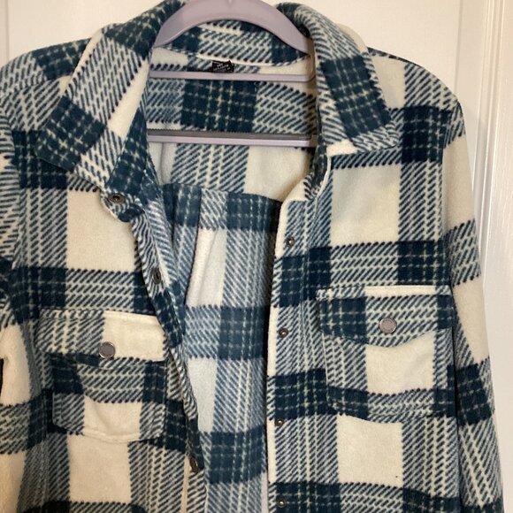 Rue21 O'Neill Women's Shacket Size M Casual Shirt Jacket Fleece Plaid - Picture 2 of 7